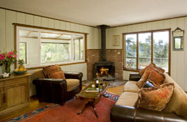 Jenner Inn & Cottages - Hideaway Vacation Home Living Room