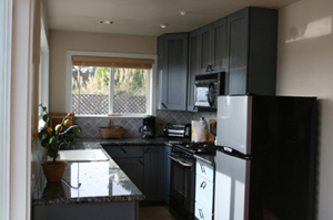 Jenner Inn & Cottages Lookout Vacation Home Kitchen