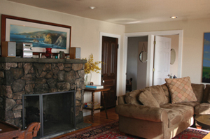 Jenner Inn & Cottages Lookout Vacation Home Living Room