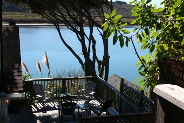 Jenner Inn & Cottages - Xanadu Waterfront Room