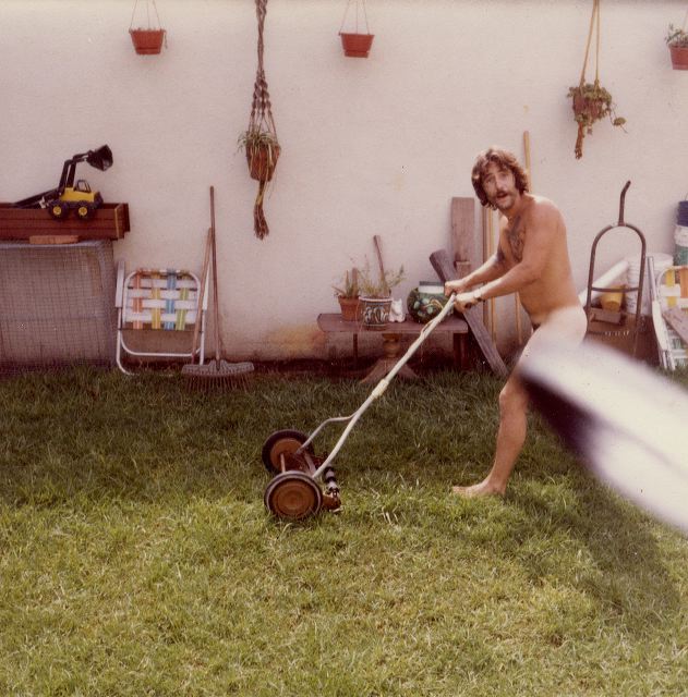 mark_nekkid_lawnmower.jpg