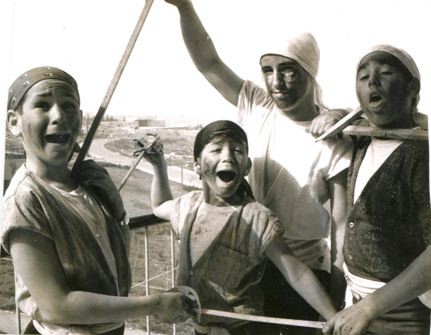 purim-balcony.jpg