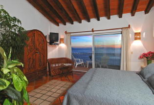 Guest bedroom with King bed.