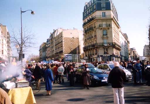 picture of the front of the peace march in paris